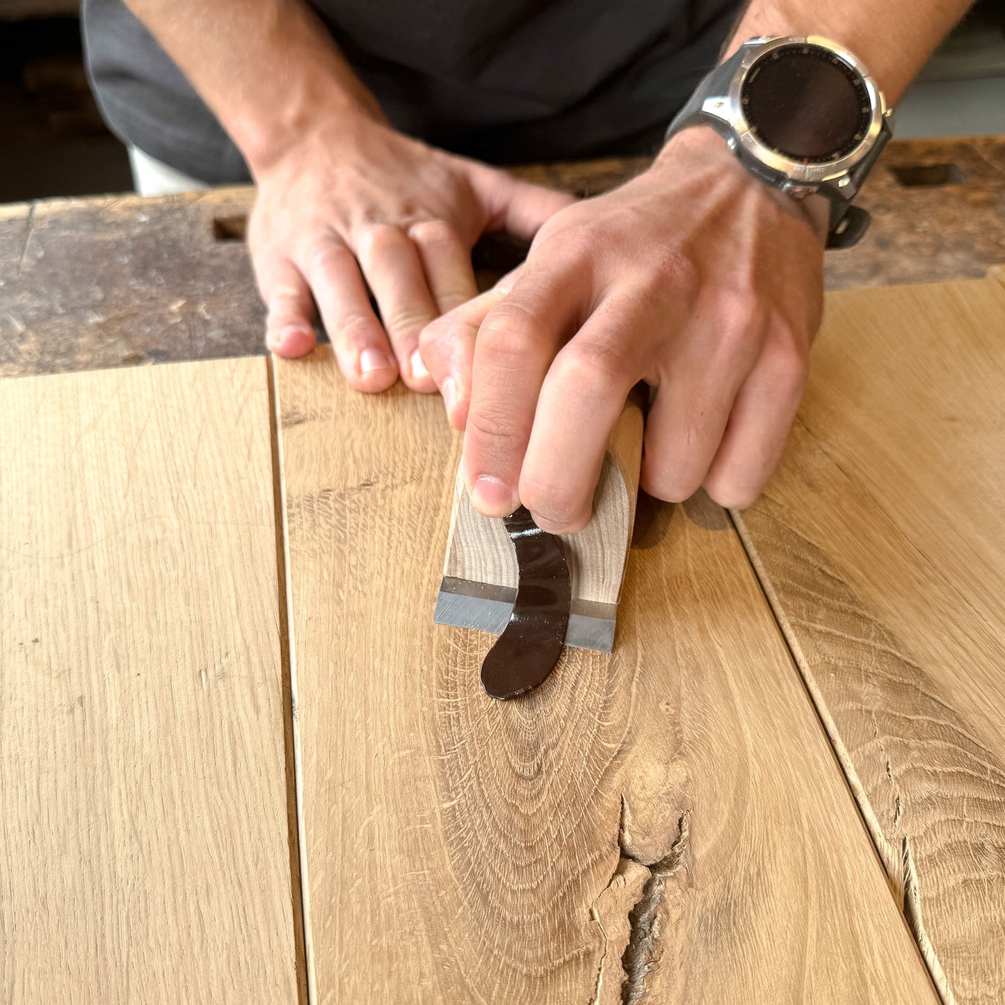 Knot Filler cutting tool with ash handle for trimming excess filler