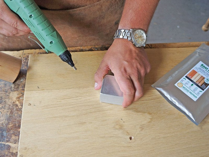 Press it flat with the cooling block and it sets in seconds.